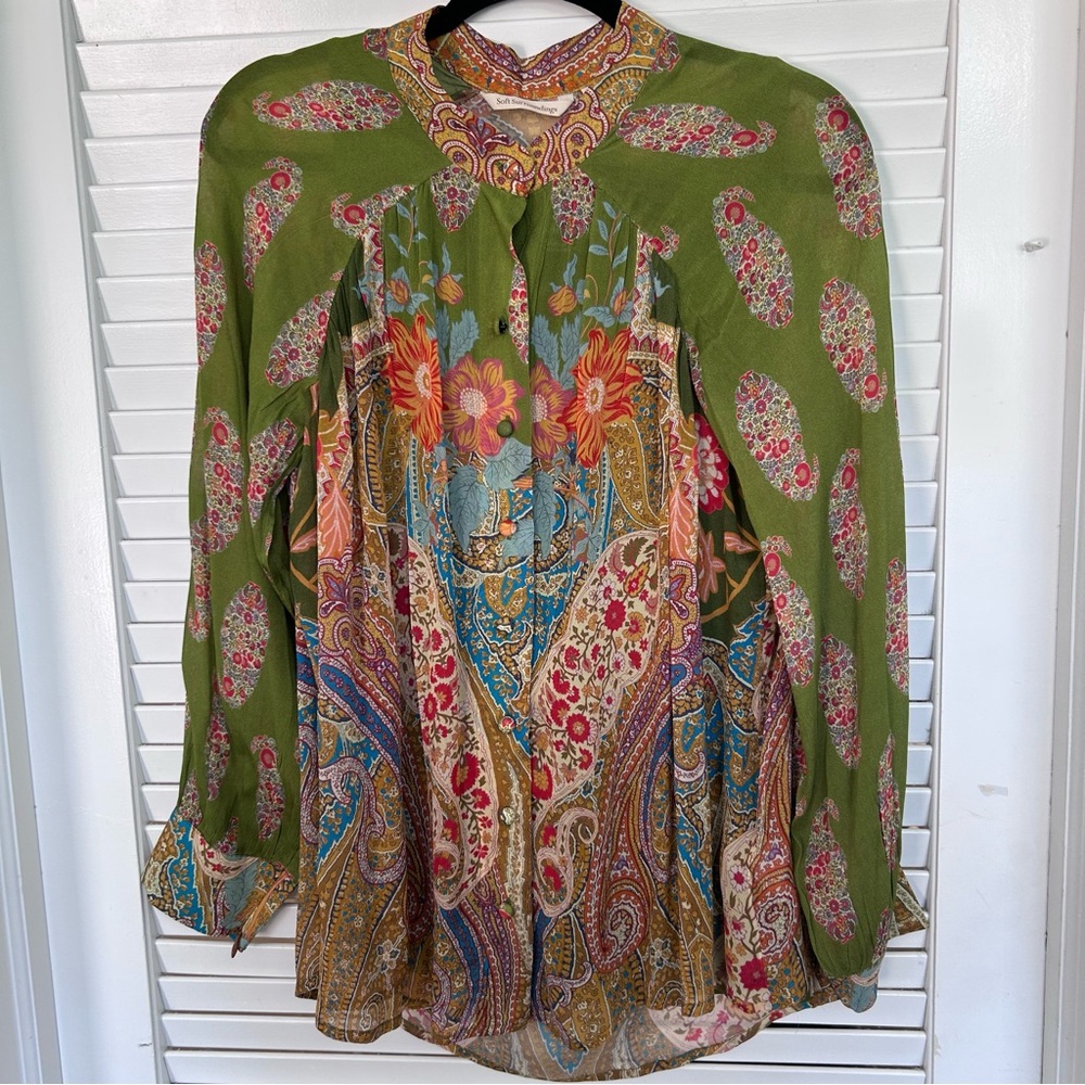 Soft Surroundings Green Multi Paisley Floral Blouse with Tank Top.